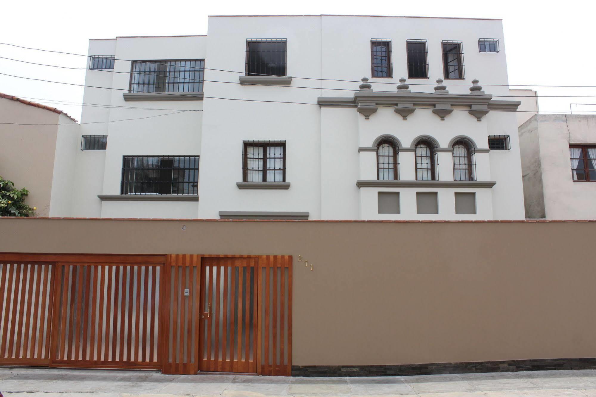 Bed & Breakfast - La Casa De Ceci Lima Kültér fotó